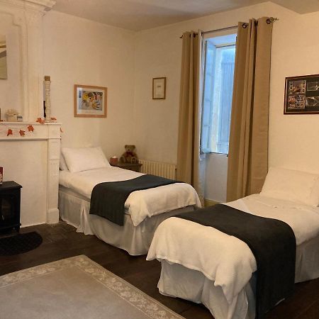 7 Dagnaud De La Tude Our Family Farmhouse Style Home With En-Suite Montboyer Εξωτερικό φωτογραφία