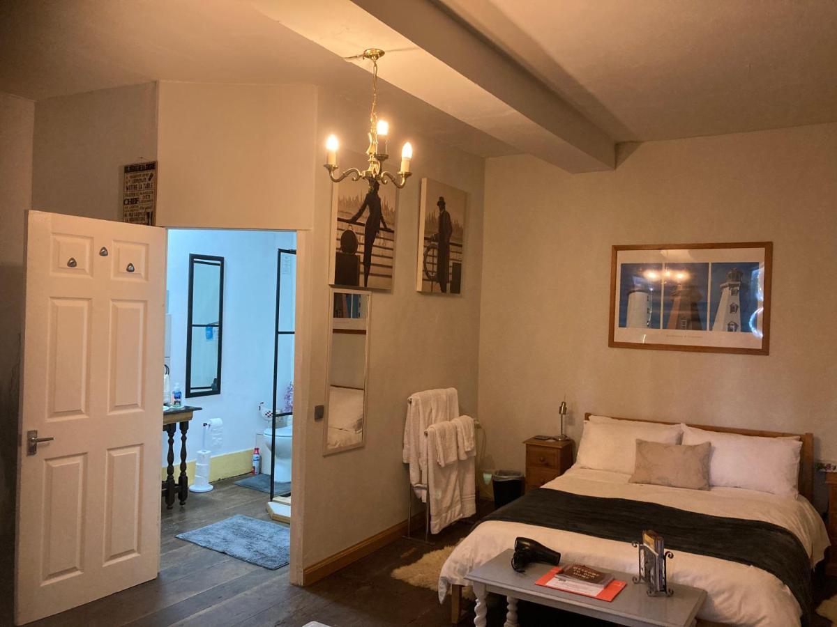 7 Dagnaud De La Tude Our Family Farmhouse Style Home With En-Suite Montboyer Εξωτερικό φωτογραφία
